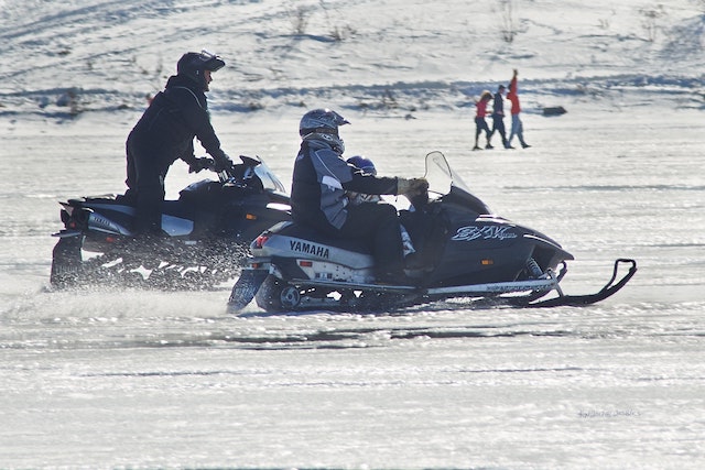 snowmobile-friends-snow-winter-fun-activity