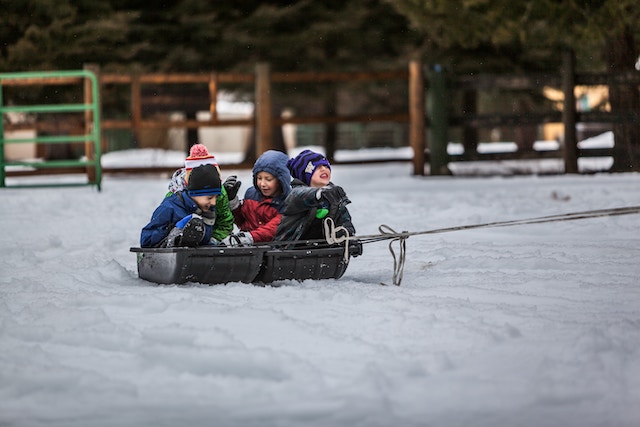 kids-fun-activity-snow-sled-breckenridge