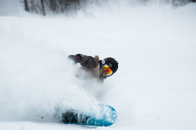 snowboarding ride hill lodging